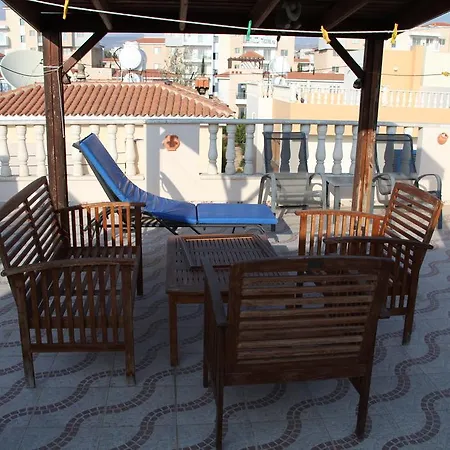 Universal Apartman *