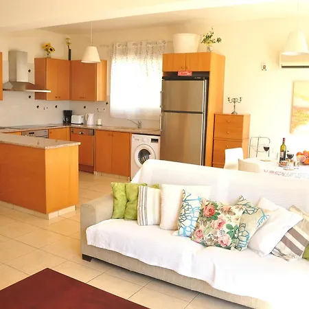 Universal Apartman *