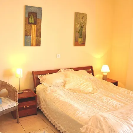 Universal Apartman *